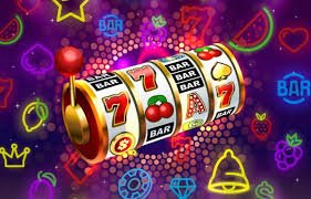 Mobile browsing on phlwin login showing sportsbook and casino games on Android device